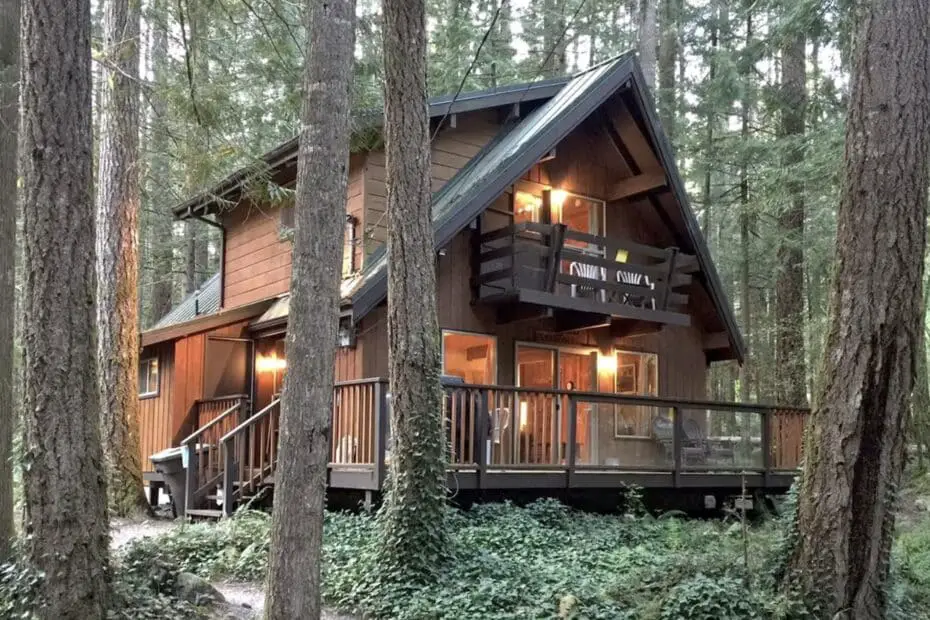 Discover Tranquility and Adventure at Mount Baker-Snoqualmie National Forest Retreat