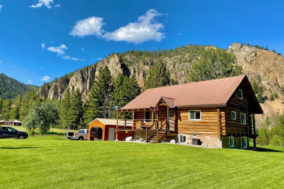 Embrace Nature’s Serenity at Stony Creek Lodge in Famous Rock Cr, Montana