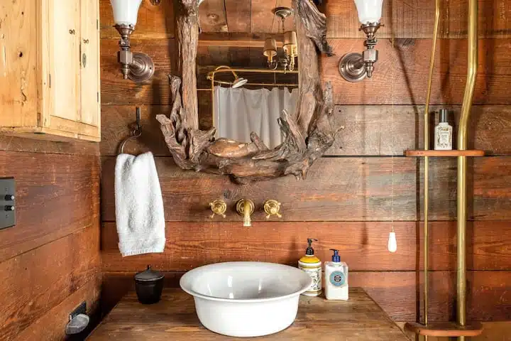 Full bathroom 2 image 1
