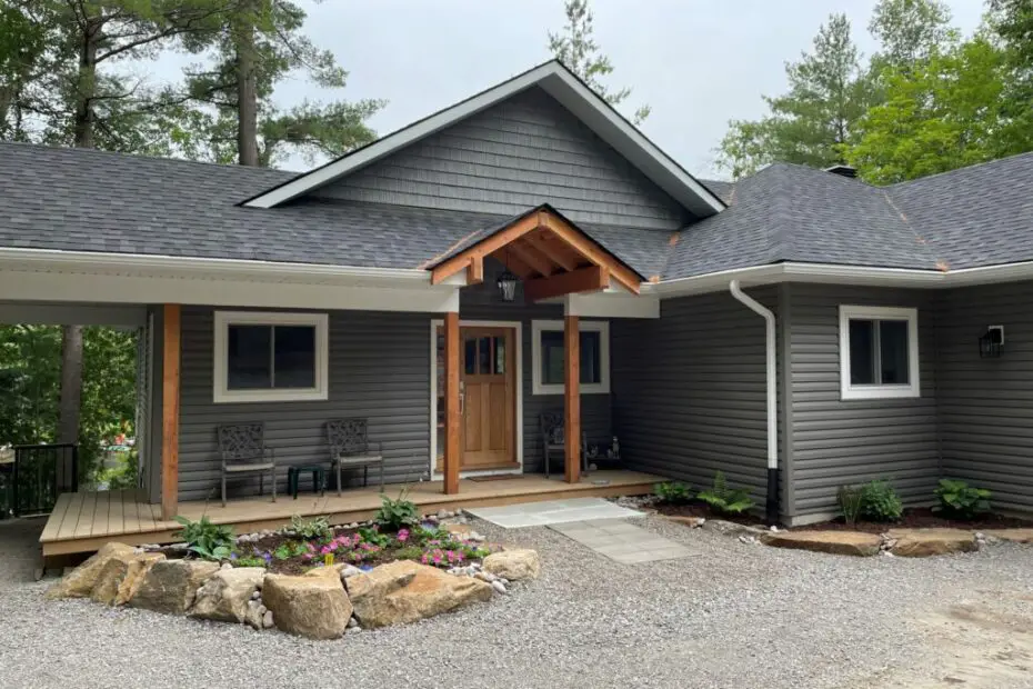 Discover the Riverside Retreat on the Severn River: A Perfect Getaway for Family and Friends