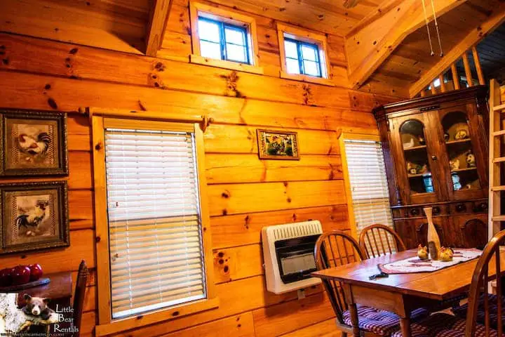 Dining area image 1