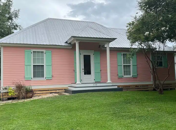 Exterior image 2