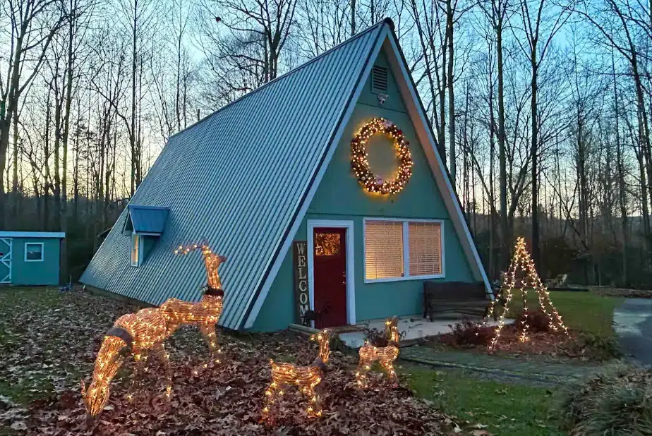 Discover the Charming A-Frame Cottage in Alto, Georgia!